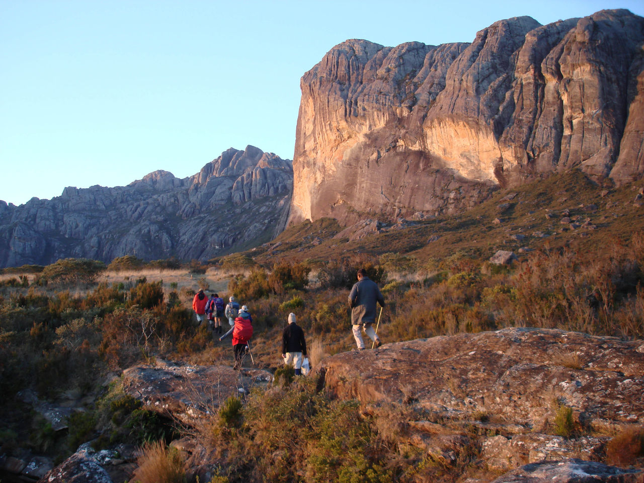 A doua escaladare liberă a muntelui Mora Mora din Madagascar – le-a reușit la doi alpiniști neînfricați.