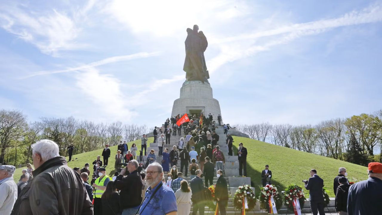 Arborarea steagurilor sovietice va fi interzisă la Berlin pe 9 mai.