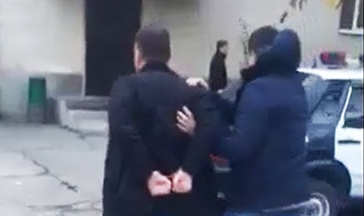  Ему грозит наказание в виде лишения свободы на срок от 3 лет до 7 лет.