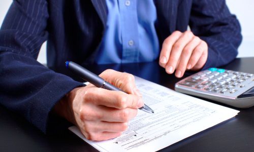 Так, с 1 октября будет применяться единая ставка подоходного налога в 12% вместо действующих ставок в 7% и 18%.
