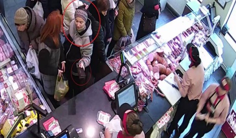 В полицию за помощью обратилась жительница столицы, заявив, что у нее украли кошелек.