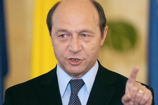 Траян Бэсеску 13 декабря призвал премьера и председателей обеих палат парламента подать в отставку, чтобы сохранить международный авторитет страны. Фото: obozrevatel.com