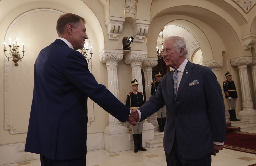 Принц Чарльз посетил украинских беженцев в Румынии.