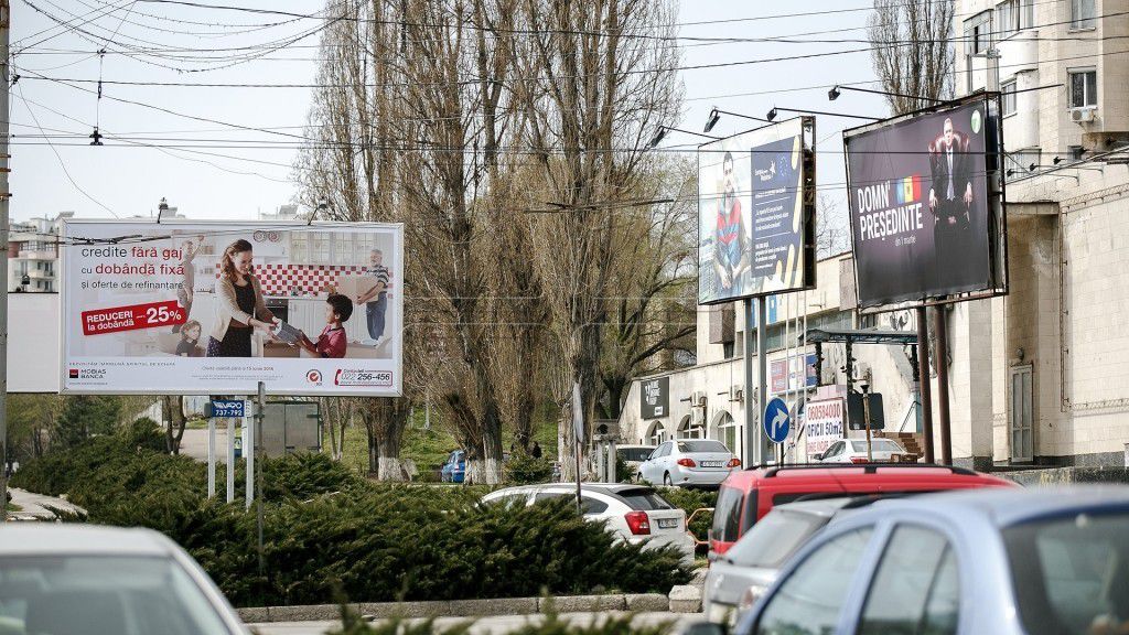 Dorin Chirtoacă a dispus demontarea panourilor publicitare ce au actele expirate. 