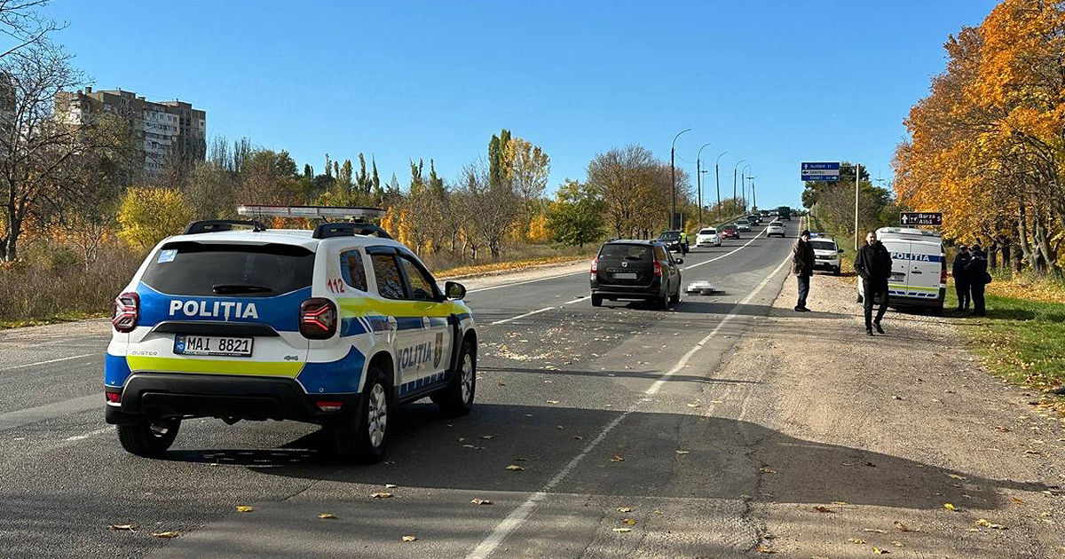 На объездной дороге в Бельцах автомобиль насмерть сбил женщину.