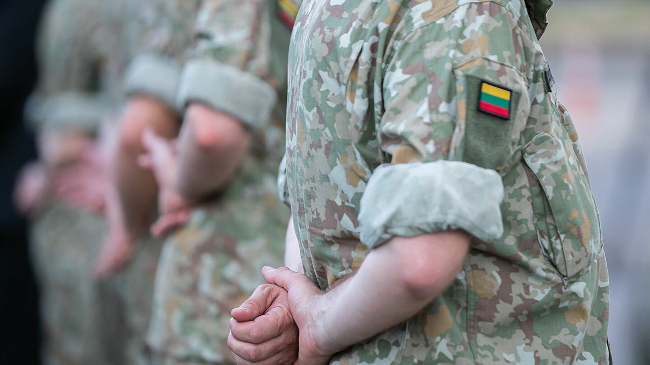 Литовских военных обвинили в краже сухих пайков для армии США.
