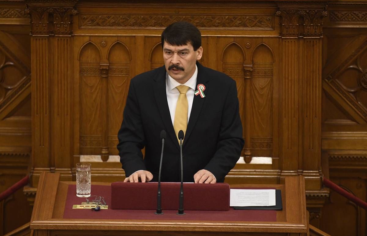 Президент Венгрии Янош Адер назвал обнадеживающими первые переговоры с президентом Украины Владимиром Зеленским.