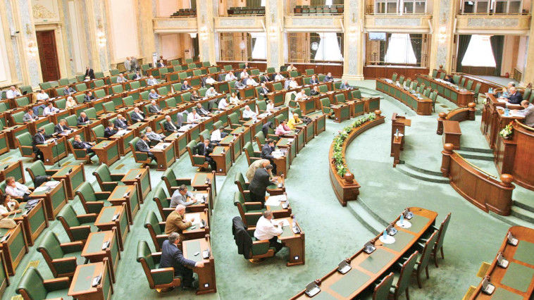 Senatorii au aprobat, în plen, proiectul de Lege de respingere a OUG 13/2017. Foto: Televiziunea Alpha Media