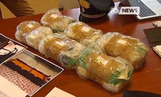 Un cetățean moldovean a fost prins cu 7 kilograme de droguri pe care le-a ascuns în microbuzul pe care îl conducea.