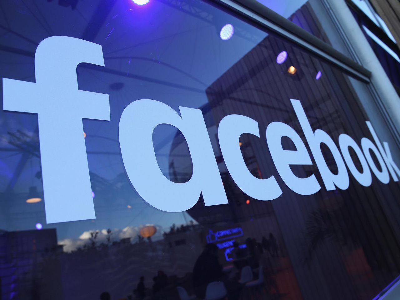 СМИ: власти Индонезии пригрозили заблокировать Facebook.