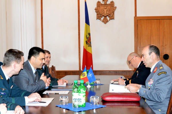 Carlos Branco a vizitat Centrul de Informare şi Documentare privind NATO şi Academia Militară a Forţelor Armate "Alexandru cel Bun".