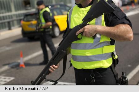  Poliția spaniolă a deschis focul asupra unui bărbat care striga Allah Akbar.