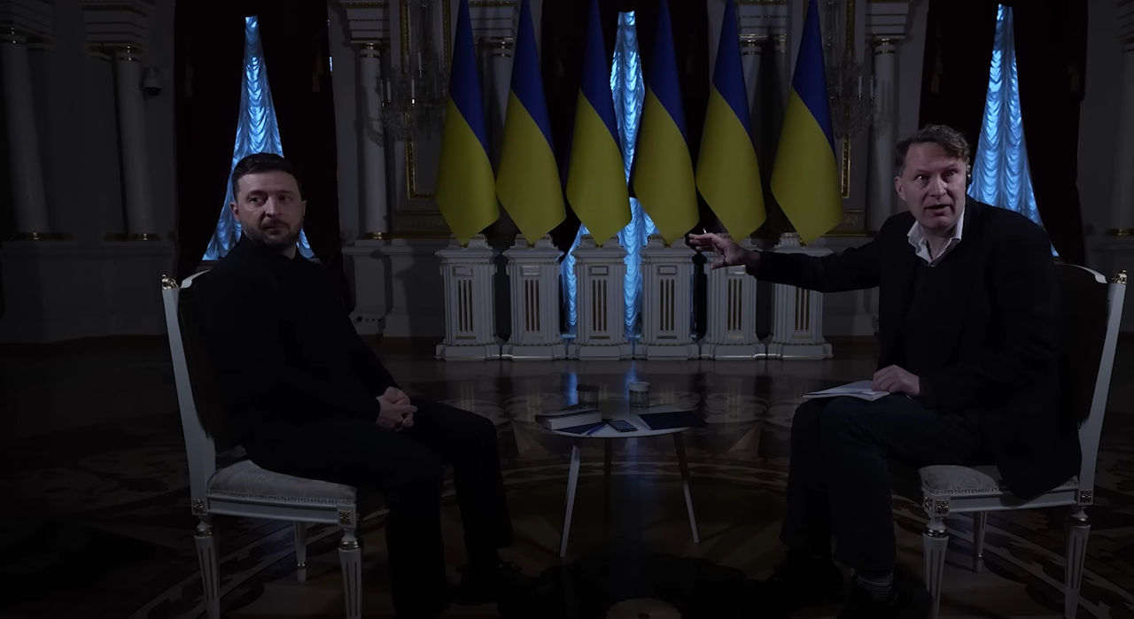 Zelenski a rămas de două ori în beznă în timpul unui interviu pentru The Guardian.