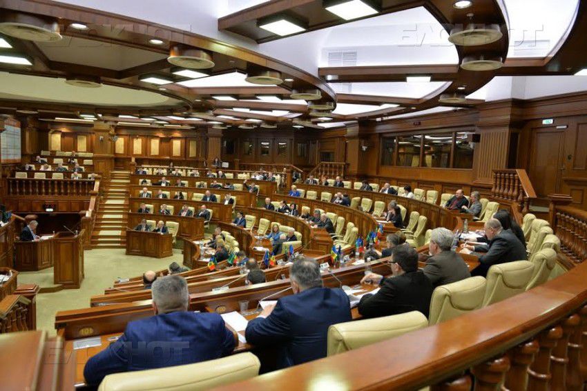 Парламентское большинство предложение социалистов не поддержало.
