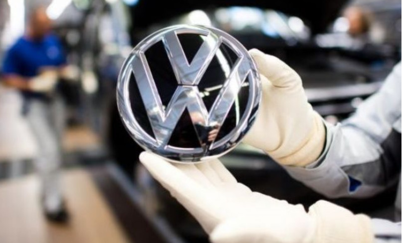 Суд обязал Volkswagen выплатить компенсации клиентам по искам о занижении вредных выбросов.