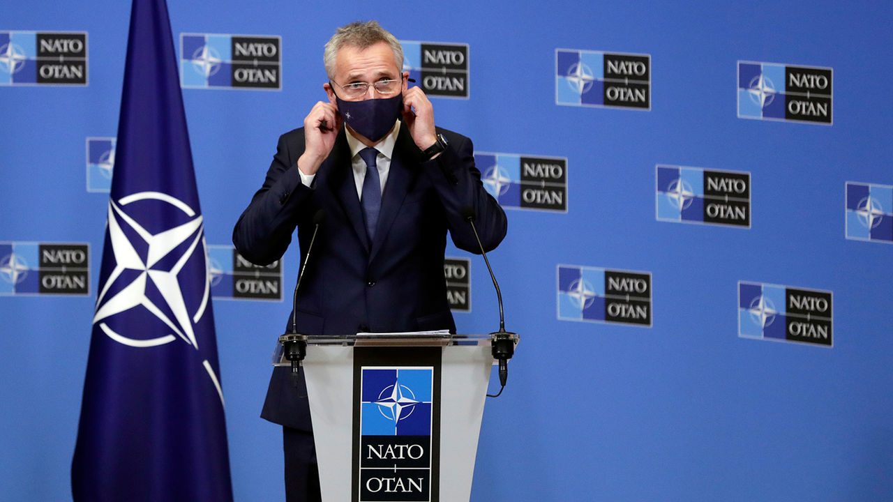 Столтенберг: НАТО должно противостоять России.