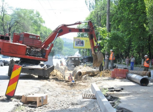 На следующем этапе работ будут вывезены временные строения с тротуаров и прилегающих участков.