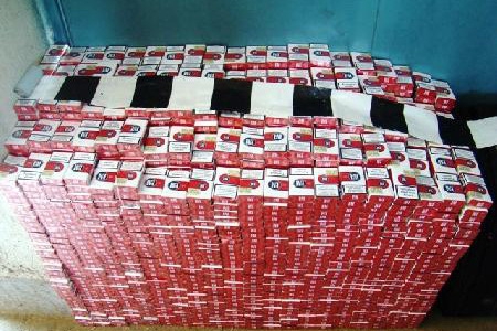 Всего в различных потайных отсеках автомобиля с английскими регистрационными номерами он спрятал 69,2 тысячи сигарет молдавского производства.