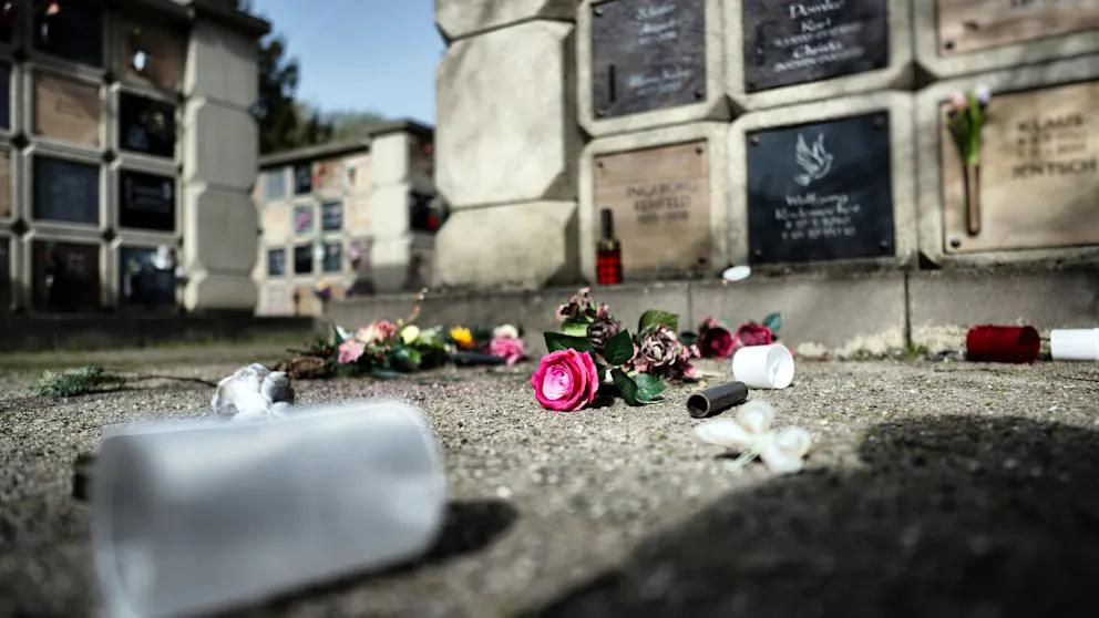 Doi cetățeni români au jefuit 151 de morminte într-un cimitir din vestul Germaniei.