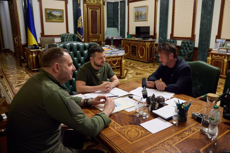 Шон Пенн снимает фильм о вторжении России в Украину.