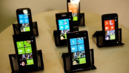 Persoana citată a precizat însă că telefonul există deja ca prototip şi este în curs de testare.