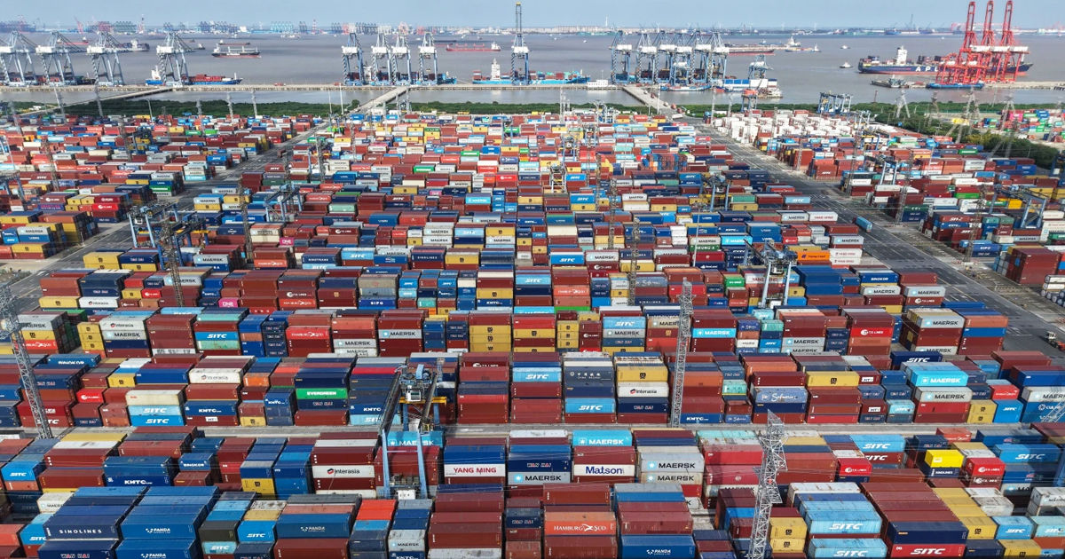 Китай открыл два торговых расследования против США в ответ на американские.