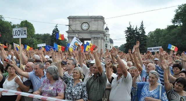 Представитель платформы DA Валентин Долганюк сообщил, что в акциях будут участвовать учителя.