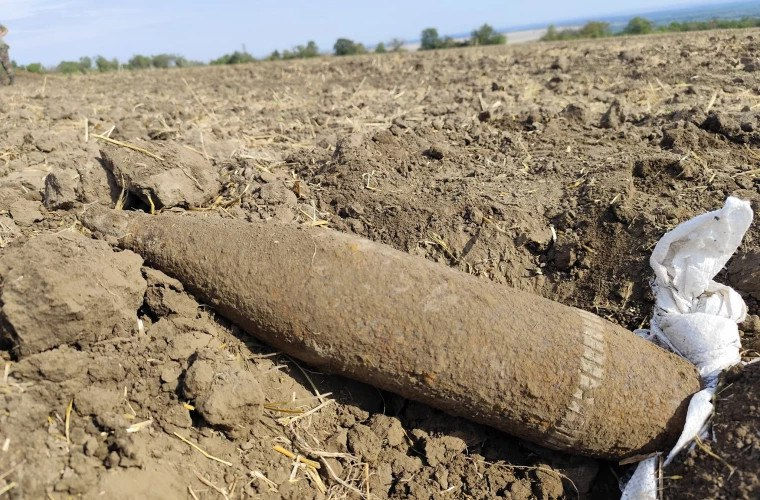 В Молдове в поле нашли боевой снаряд.