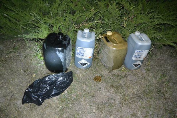 Suspectul a deteriorat lacătul de la rezervor în timp ce şoferul dormea în cabina camionului.