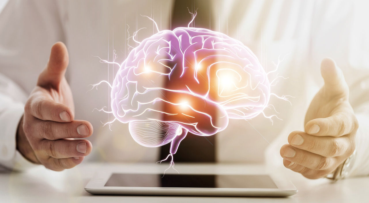 Biolog: Viața în orașe cu mediu poluat accelerează îmbătrânirea creierului.