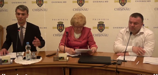 Reprezentanții Primăriei nu au comentat deocamdată acuzațiile.