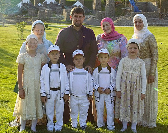 У Кадырова уже есть три родных сына и шесть дочерей.