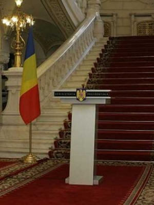 În cursa pentru alegerile prezidențiale din România s-au înscris 14 candidați.