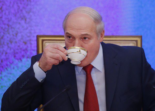 Президент Беларуси Александр Лукашенко ожидает, что Запад сделает шаги навстречу Минску.