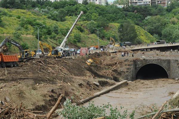 Предсказать столь серьезные последствия заранее было практически невозможно.