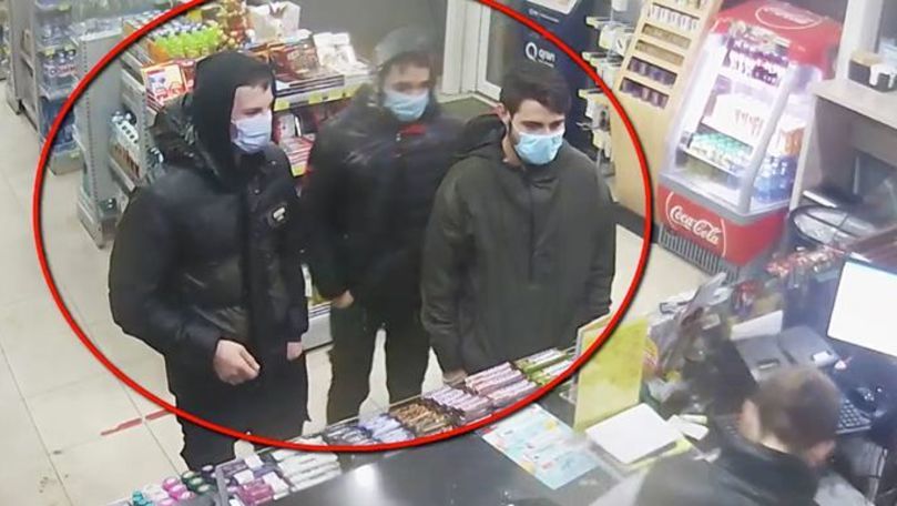 Полиция разыскивает молодых людей по подозрению в угоне автомобилей.