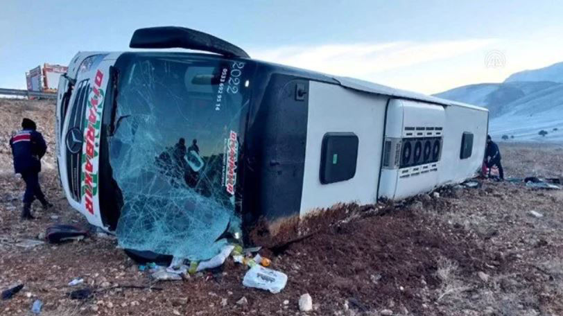В Турции перевернулся автобус: 8 человек погибли, десятки пострадали.