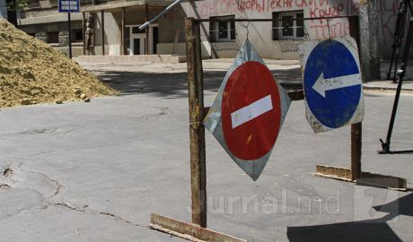 Traficul va fi suspendat în legătură cu executarea lucrărilor de defrişare şi curăţare a arborilor. Foto: jurnal.md
