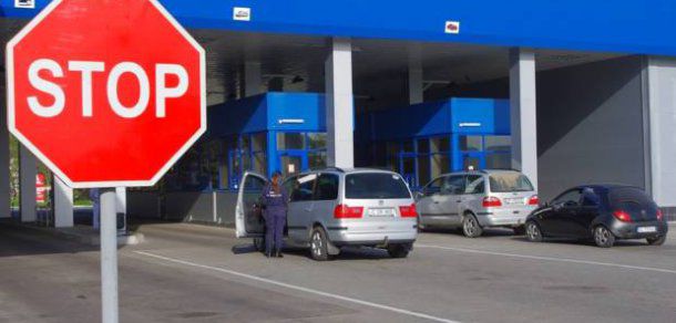 Vameşii din Sculeni, de la graniţa cu Republica Moldova, au aparatură de ultimă oră pentru verificarea identităţii. Foto: realitatea.md