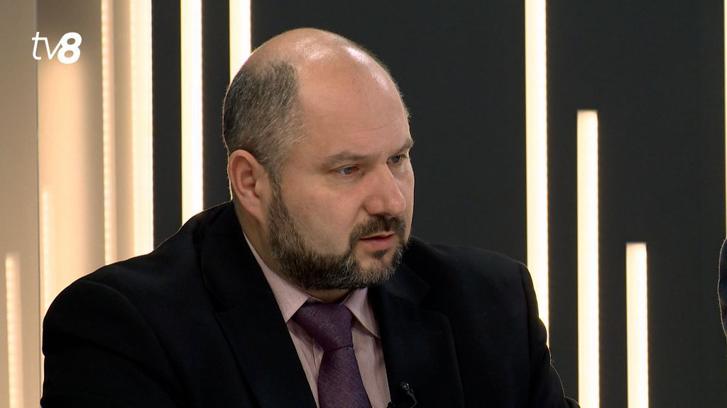 Эксперт в области энергетики Виктор Парликов.
