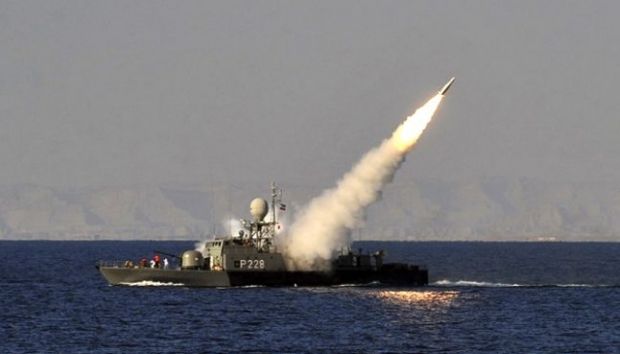 Un submarin al Flotei ruse a Mării Negre a lansat rachete spre poziţii teroriste din Siria. 