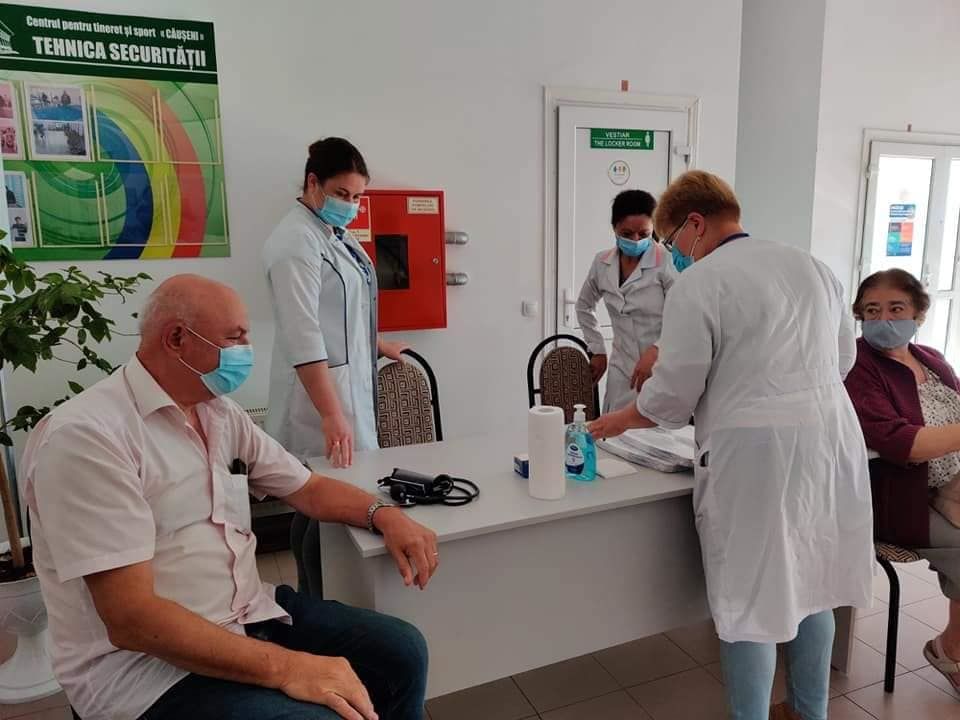 В Каушанах проходит марафон вакцинации: доступны шесть препаратов.