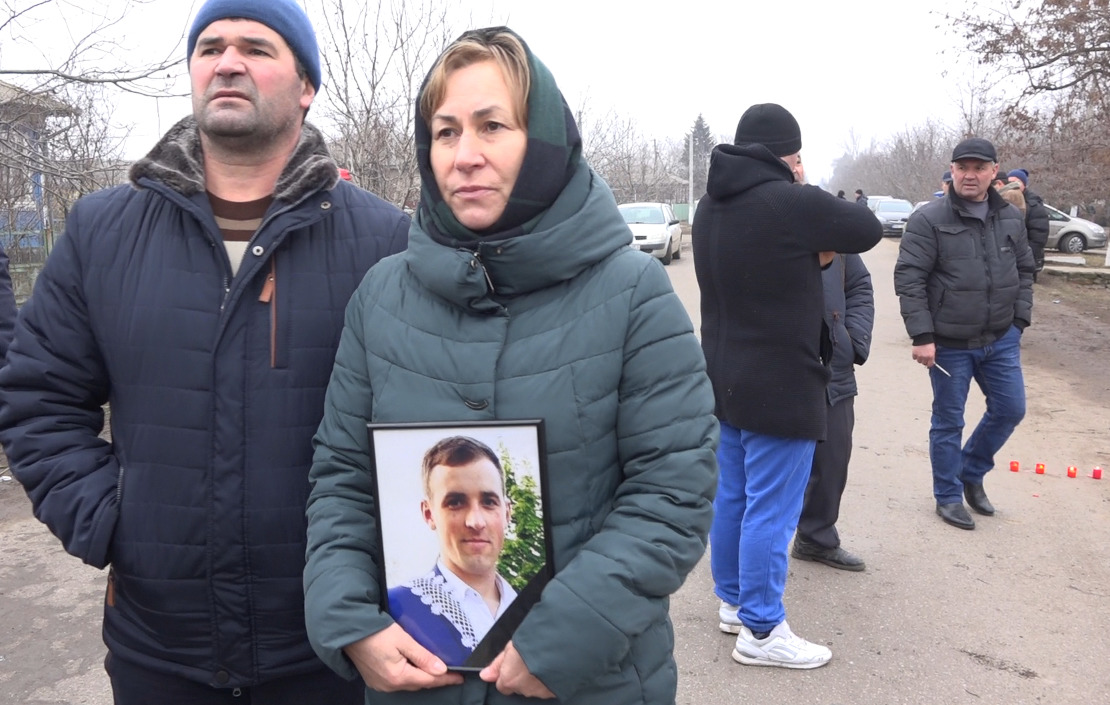 Ренато Усатый встретился с семьёй погибшего парня из села Елизаветовка.