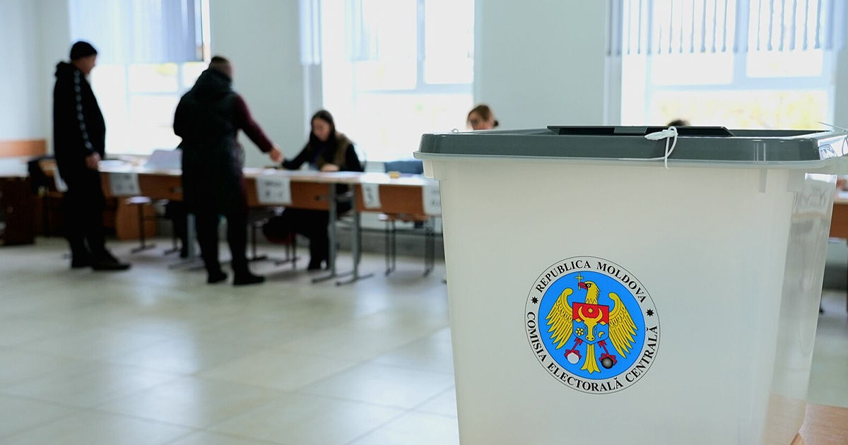 На 15:00 явка по Молдове во втором туре местных выборов составляет 25,6%.