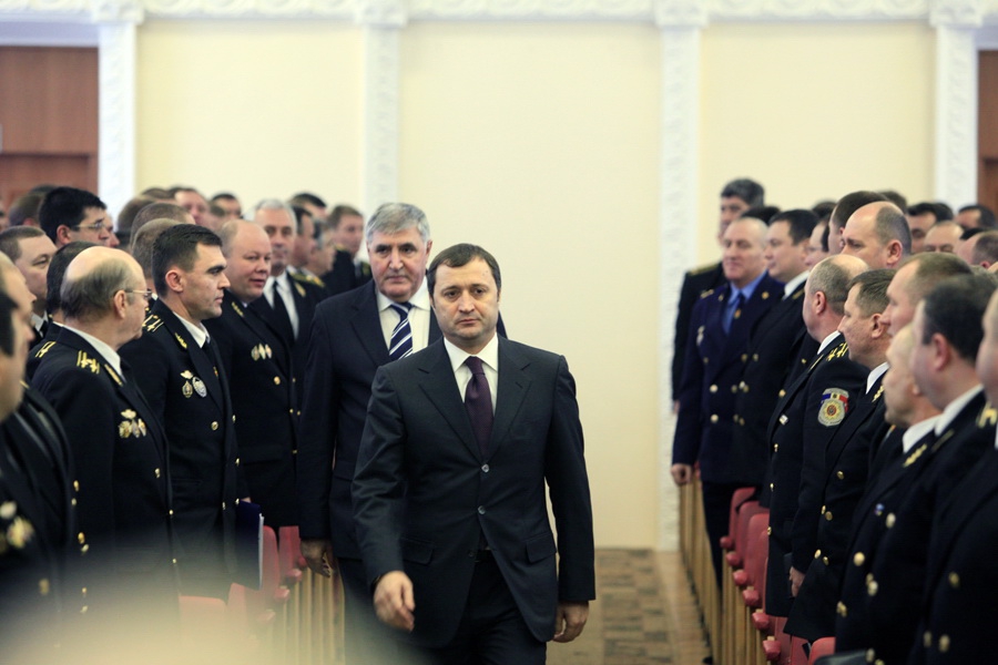 Глава правительства отметил, что по его мнению, реформа Министерства внутренних дел идет нормально, согласно утвержденным планам, а преступность должна быть проблемой населения.