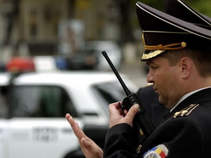 Inspectorii ar fi pretins banii de la bărbat ca să nu-l tragă la răspundere pentru un pretins omor.