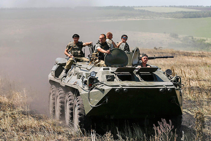 Украинские пограничники нашли в подсолнухах нелегалов из Бангладеш.