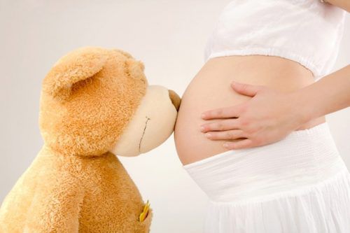 Două minore de 14 și 15 ani se pregătesc să devină mame. 