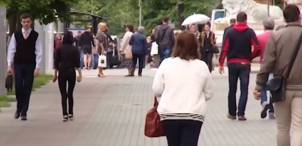 Десятки тысяч граждан вернулись домой из-за кризиса и пандемии.