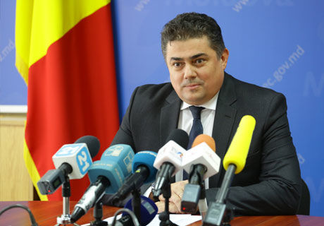 Ministrul Economiei şi Infrastructurii, Octavian Calmîc.